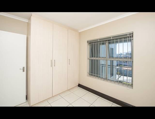 2 BEDROOM APARTMENT FOR SALE IN BRACKENFELL SOUTH